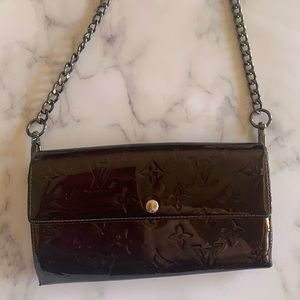 louis vuitton sarah wallet on chain